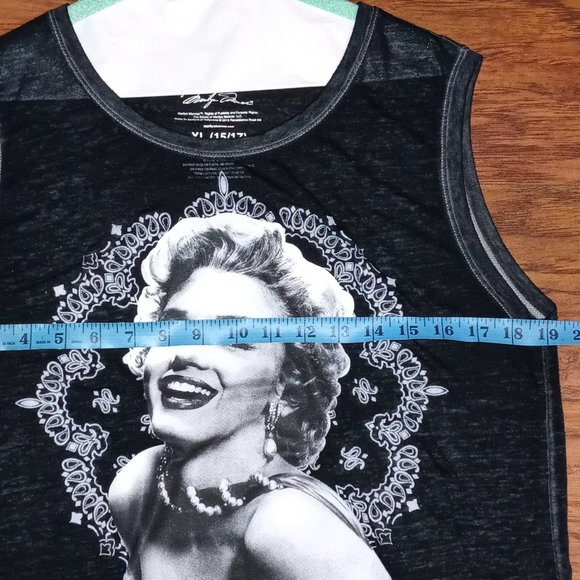 Marilyn Monroe sleeveless long blouse - Picture 6 of 6